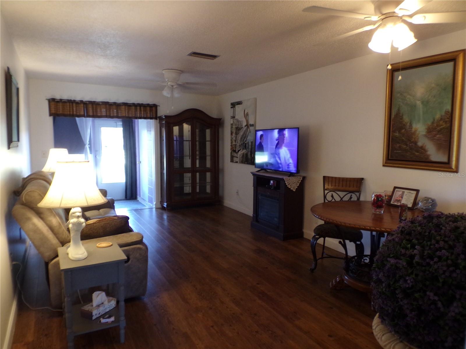 Image 41 of 49 For 670 Park Circle