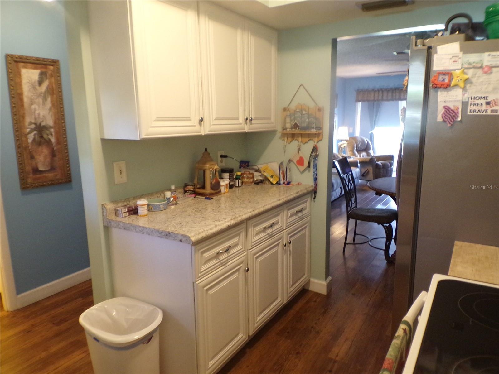 Image 8 of 49 For 670 Park Circle