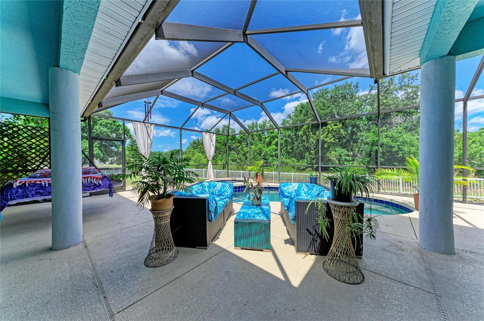 Image 21 of 25 For 17612 White Fox Drive