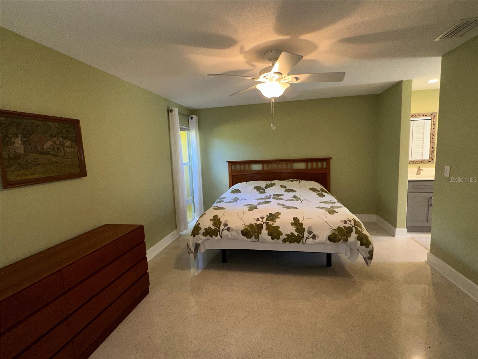 Image 16 of 45 For 1883 Riviera Circle
