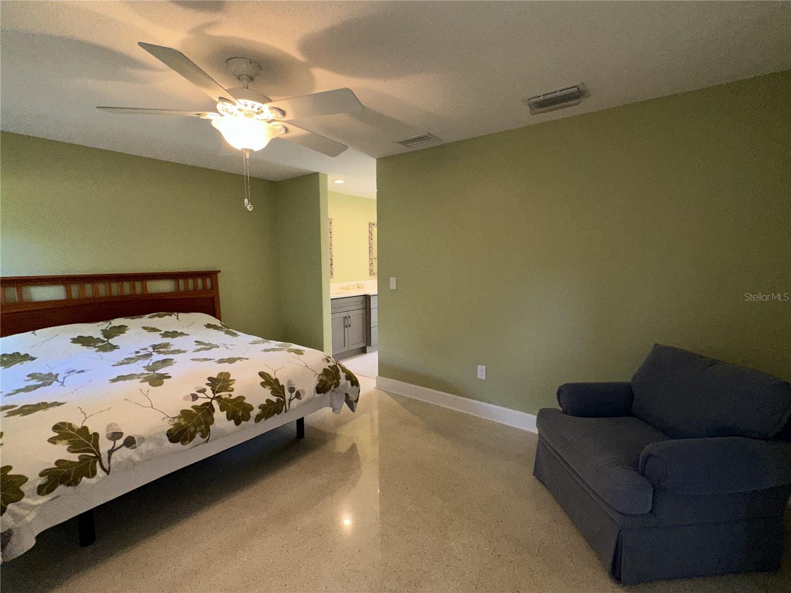 Image 17 of 45 For 1883 Riviera Circle