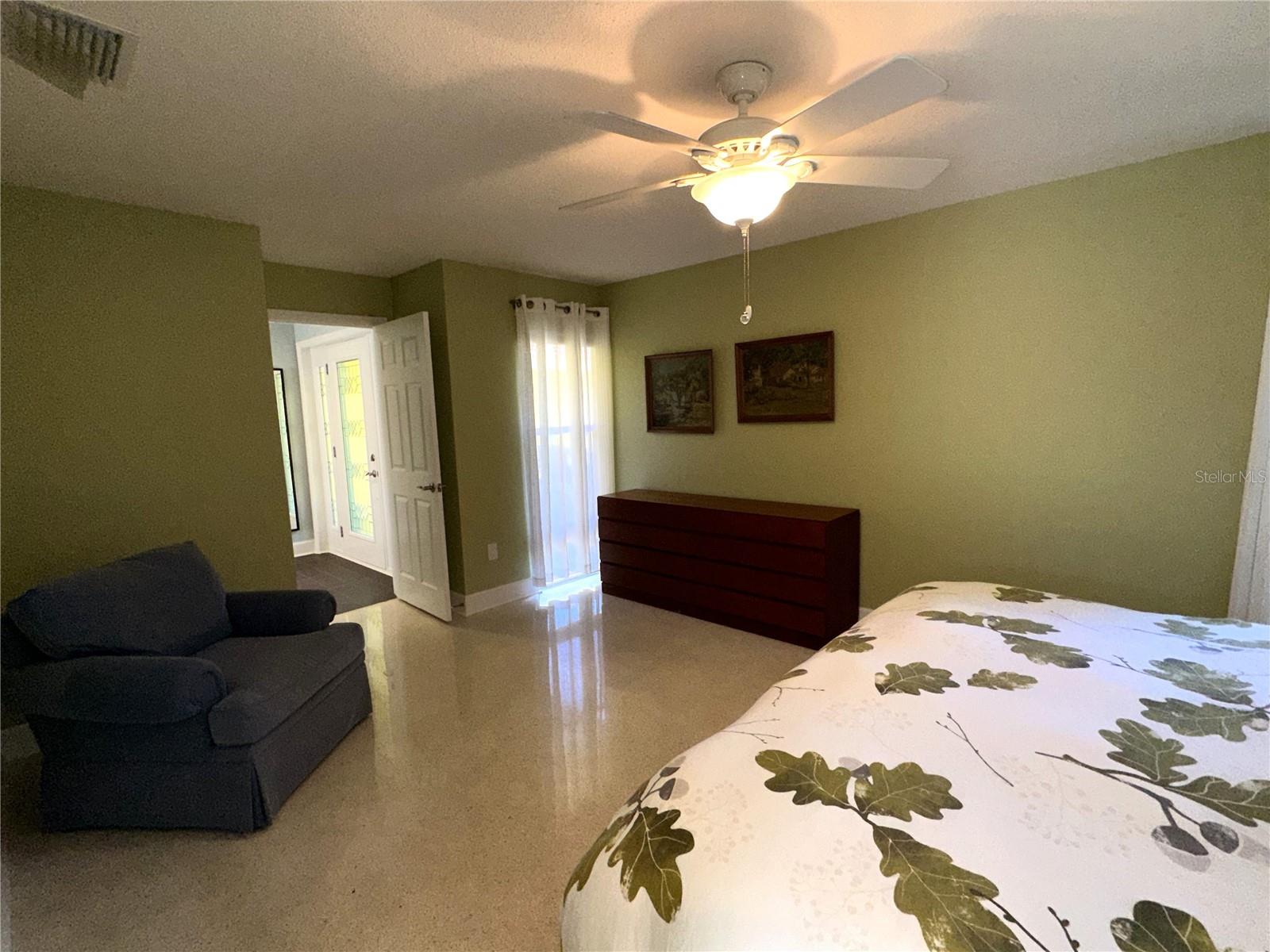 Image 22 of 45 For 1883 Riviera Circle
