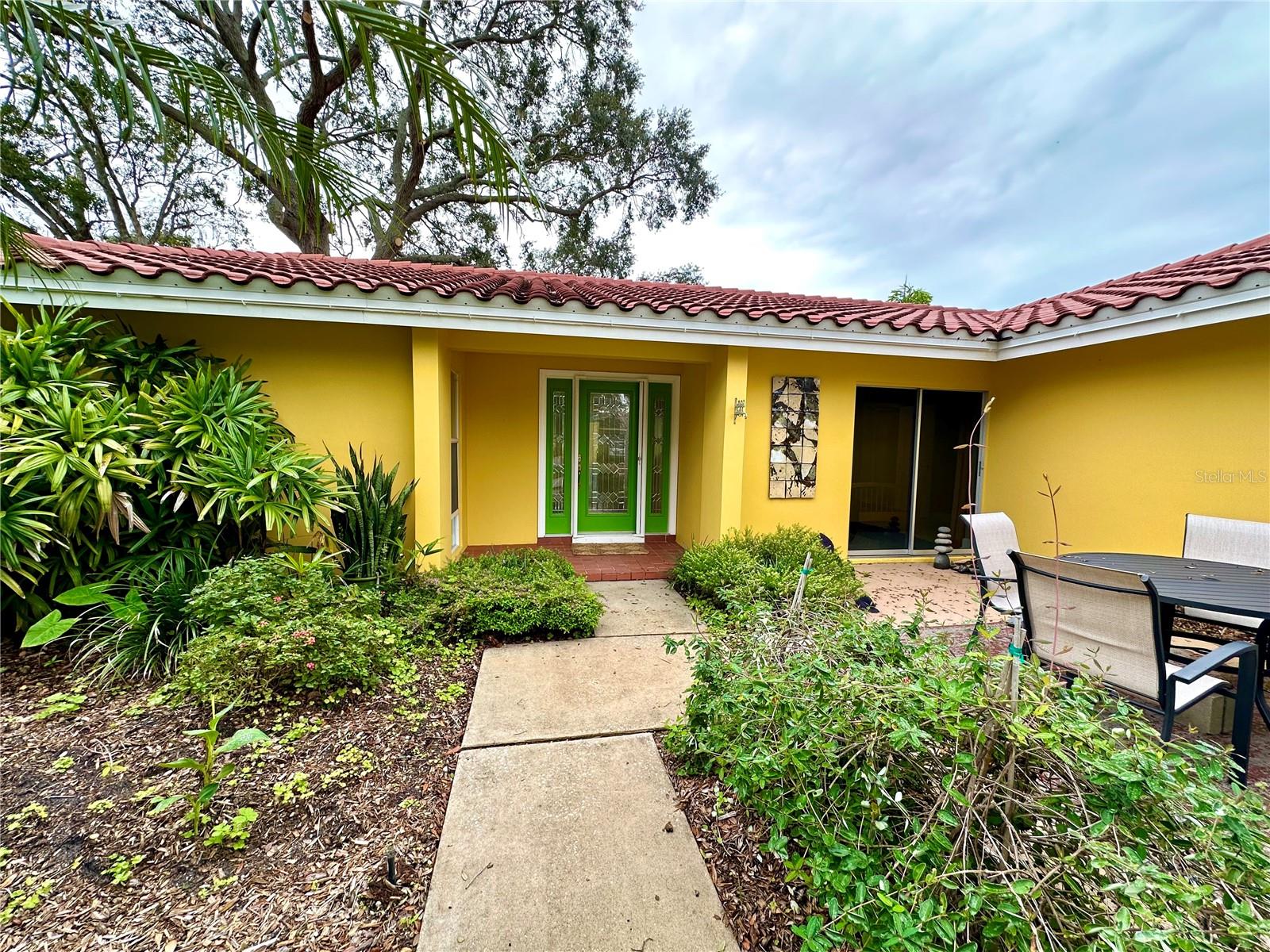 Image 3 of 45 For 1883 Riviera Circle