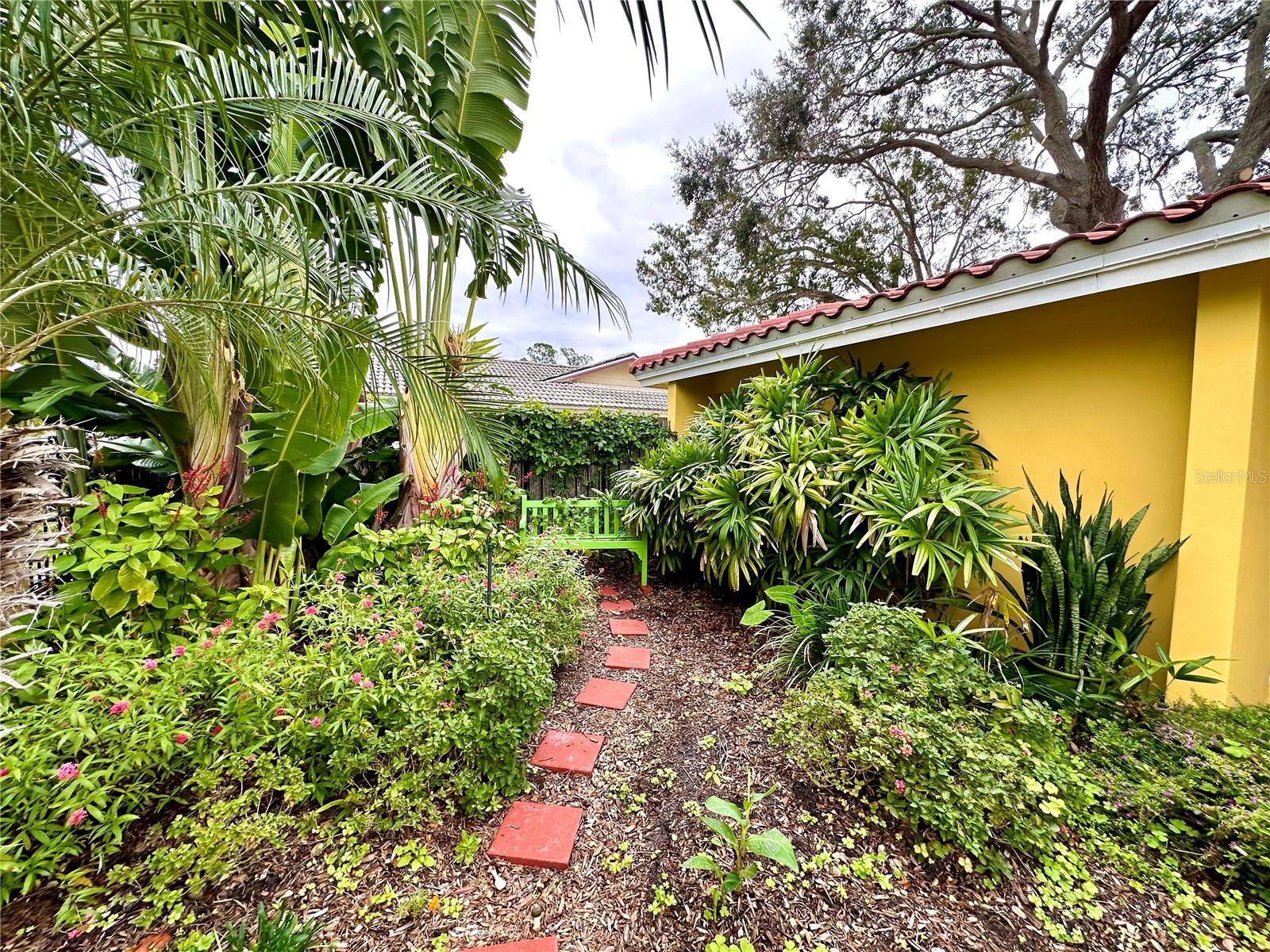 Image 38 of 45 For 1883 Riviera Circle
