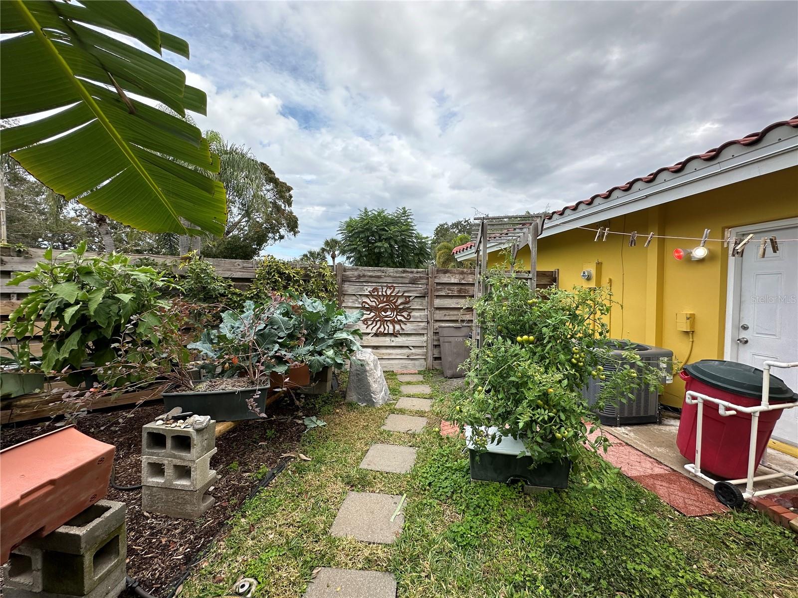 Image 42 of 45 For 1883 Riviera Circle