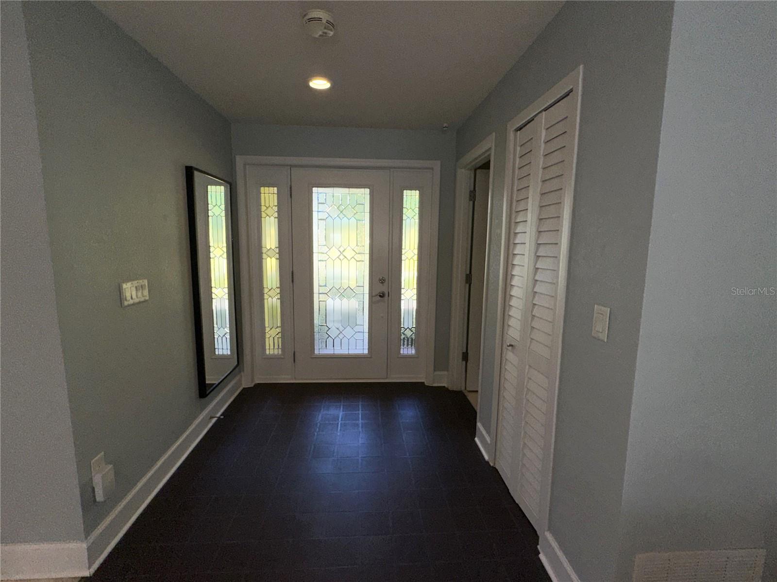 Image 8 of 45 For 1883 Riviera Circle