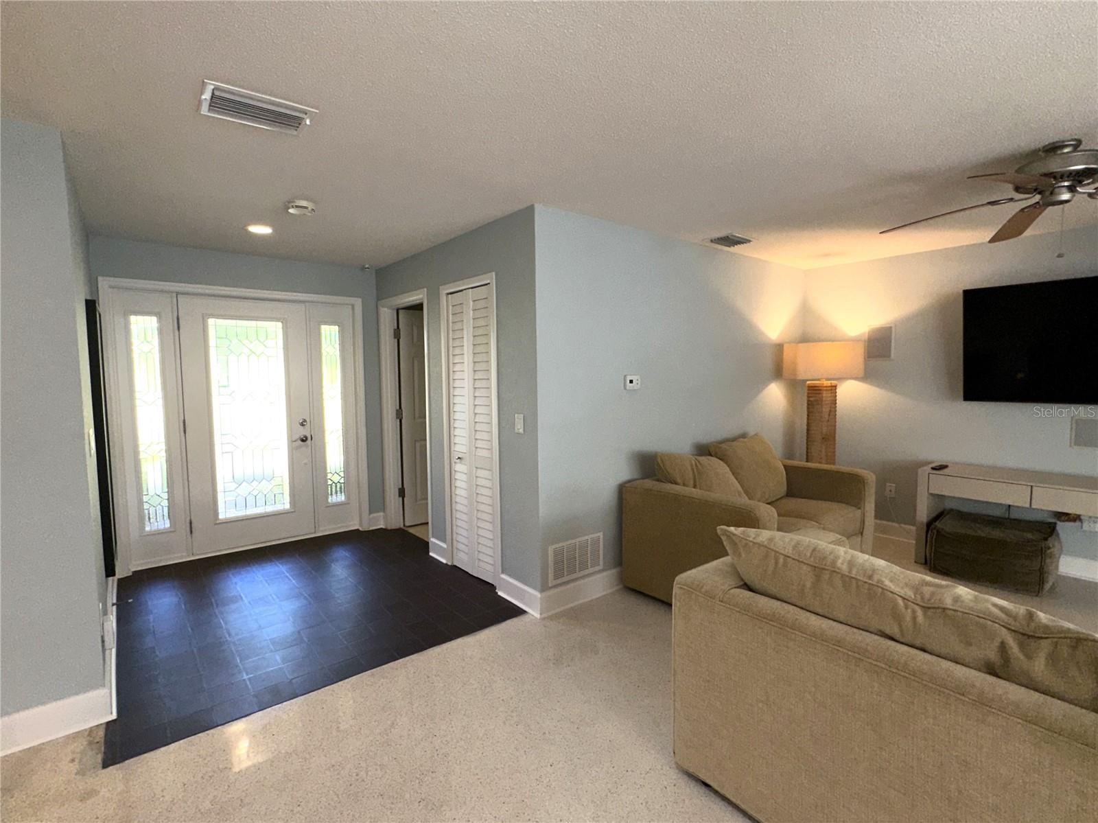 Image 9 of 45 For 1883 Riviera Circle