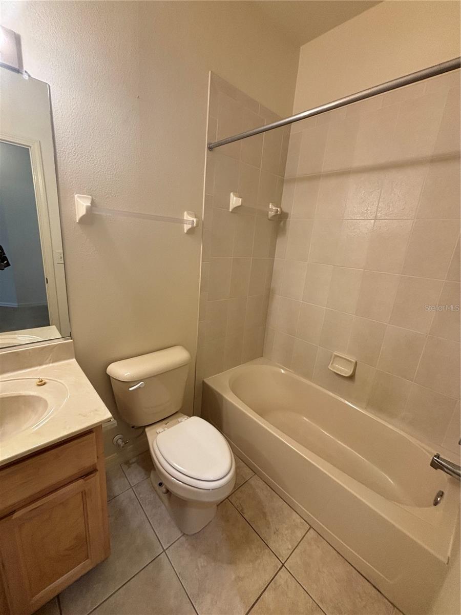 Image 15 of 25 For 3491 Parkridge Circle 16-201