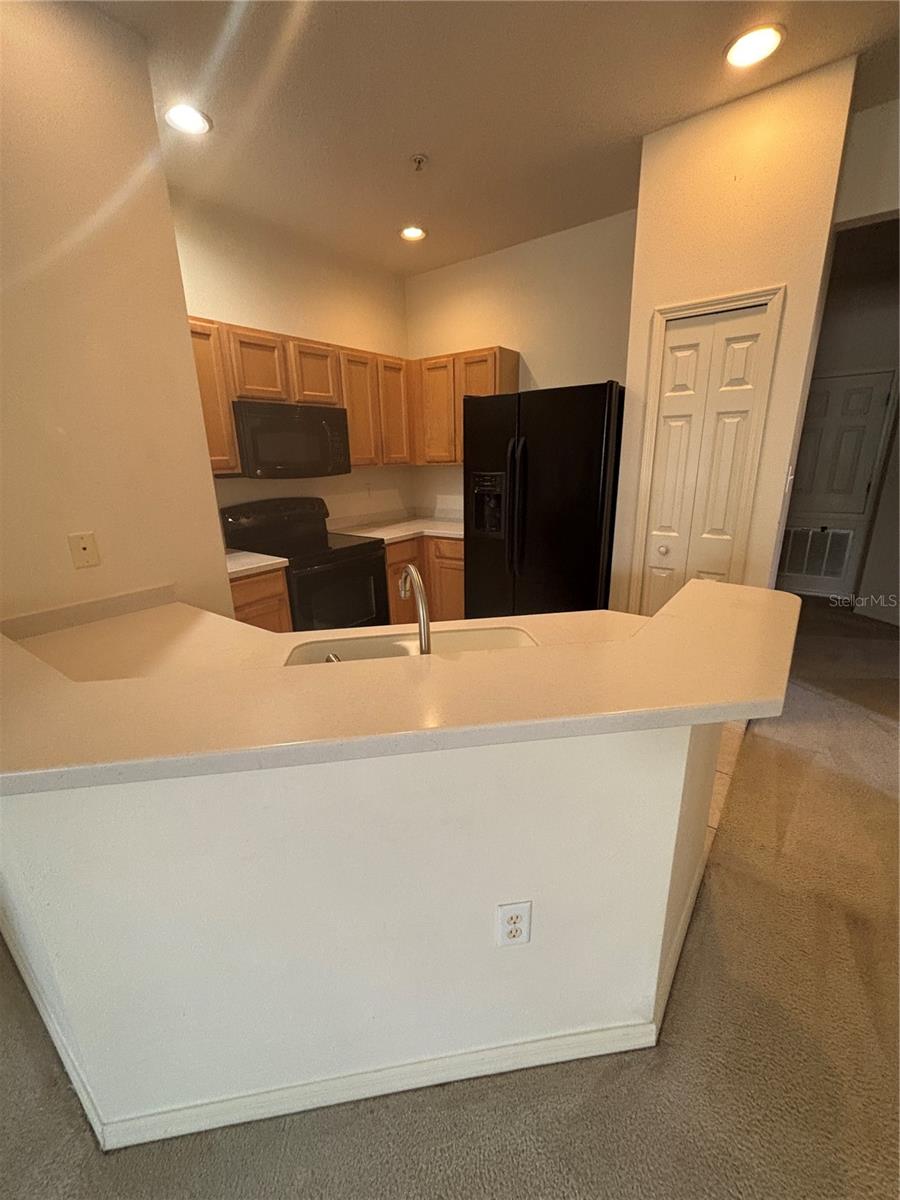 Image 8 of 25 For 3491 Parkridge Circle 16-201