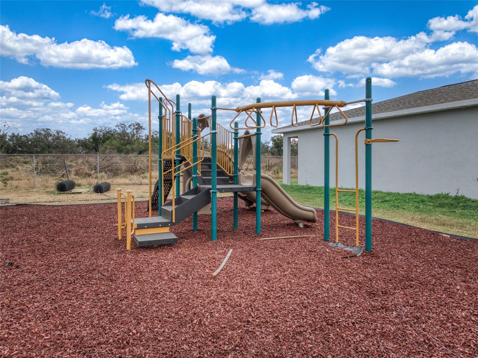 Image 18 of 28 For 600 Zara Goza Court