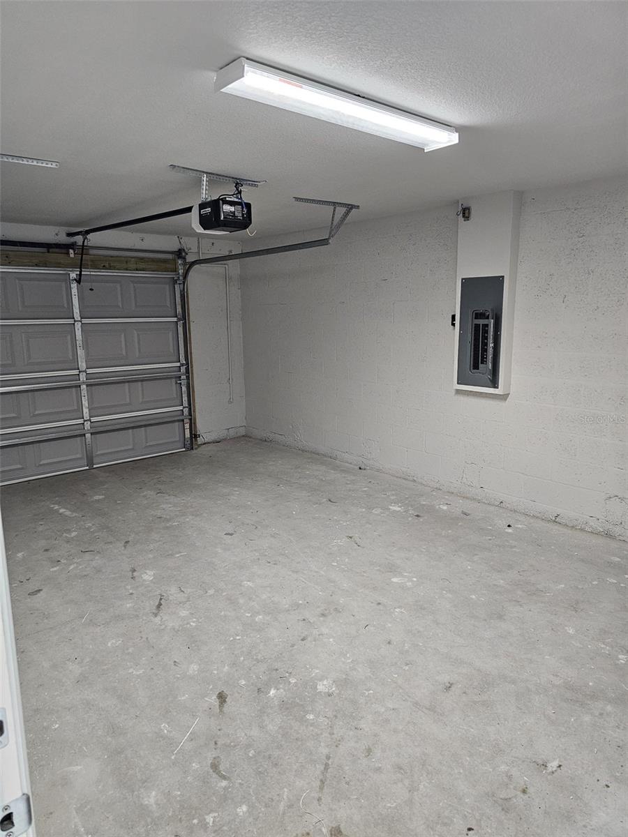 Image 9 of 28 For 600 Zara Goza Court