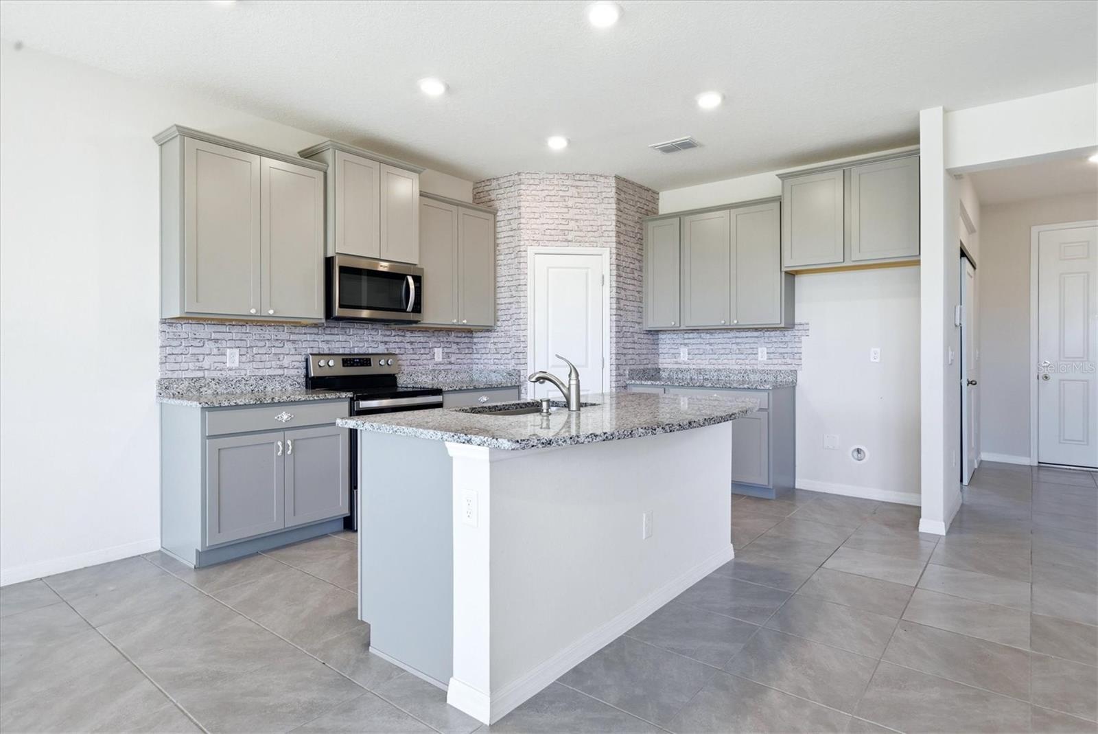 Image 10 of 36 For 3813 Lively Coral Place