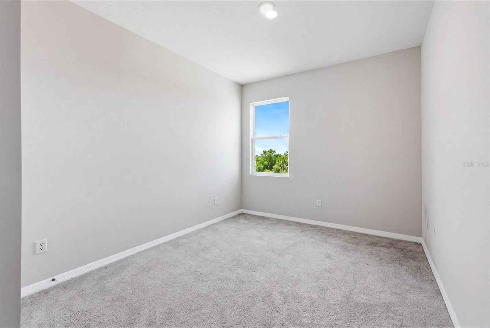 Image 24 of 36 For 3813 Lively Coral Place