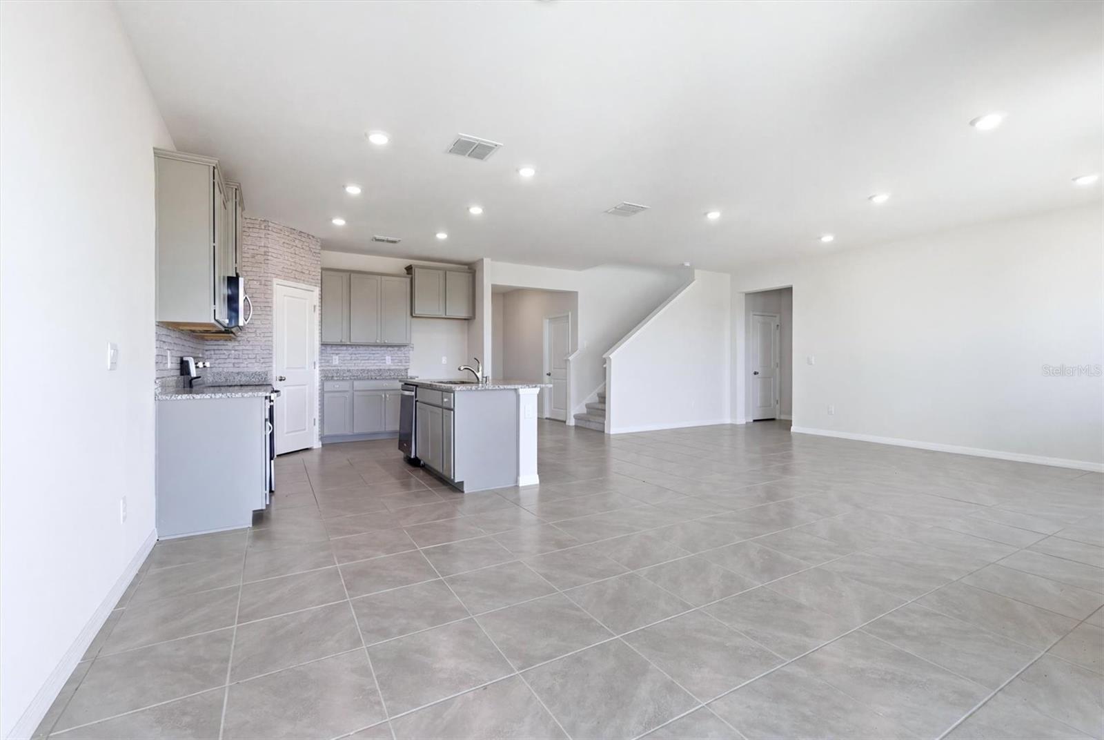 Image 9 of 36 For 3813 Lively Coral Place