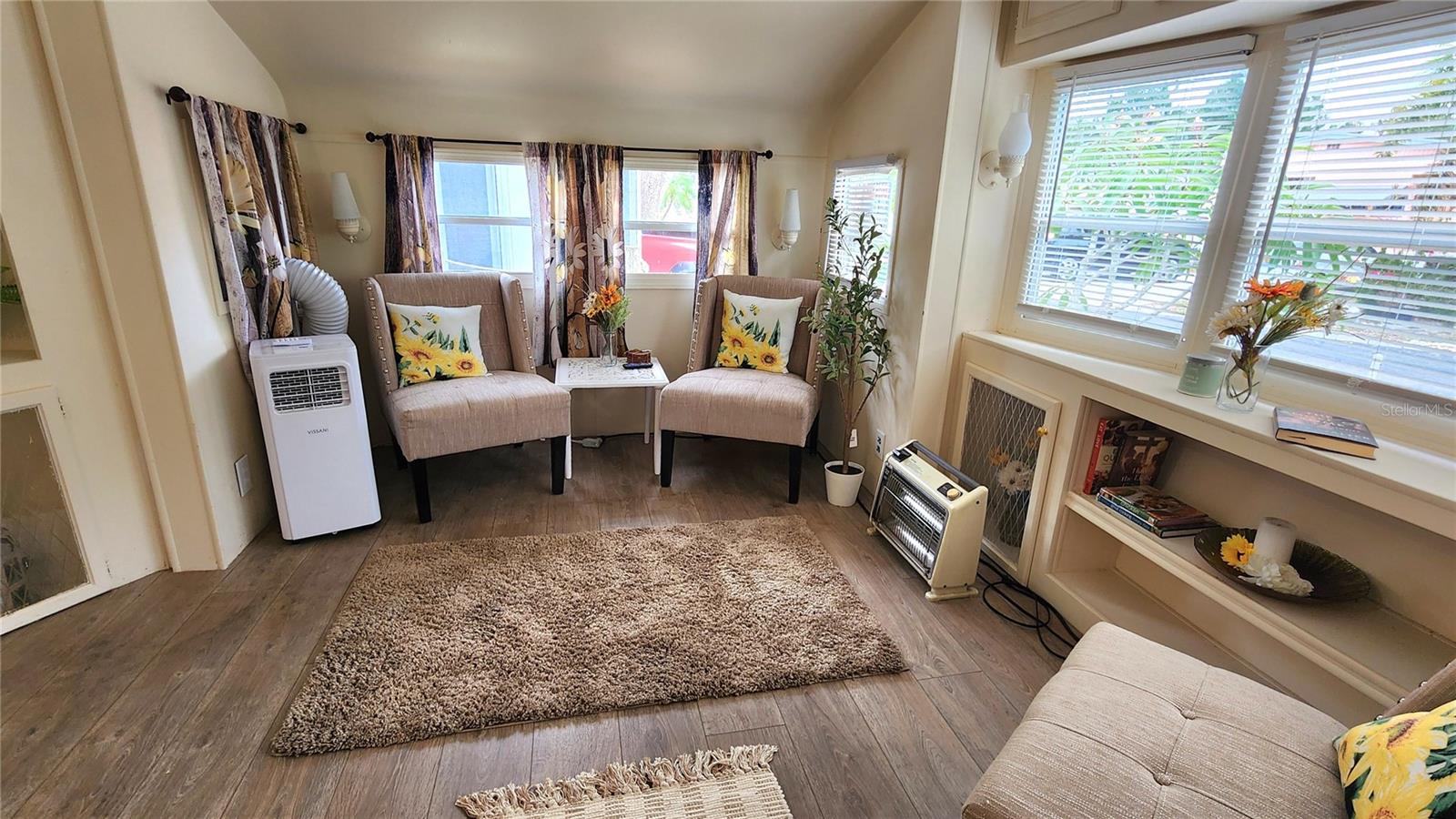 Image 3 of 36 For 3300 26th Avenue E 105