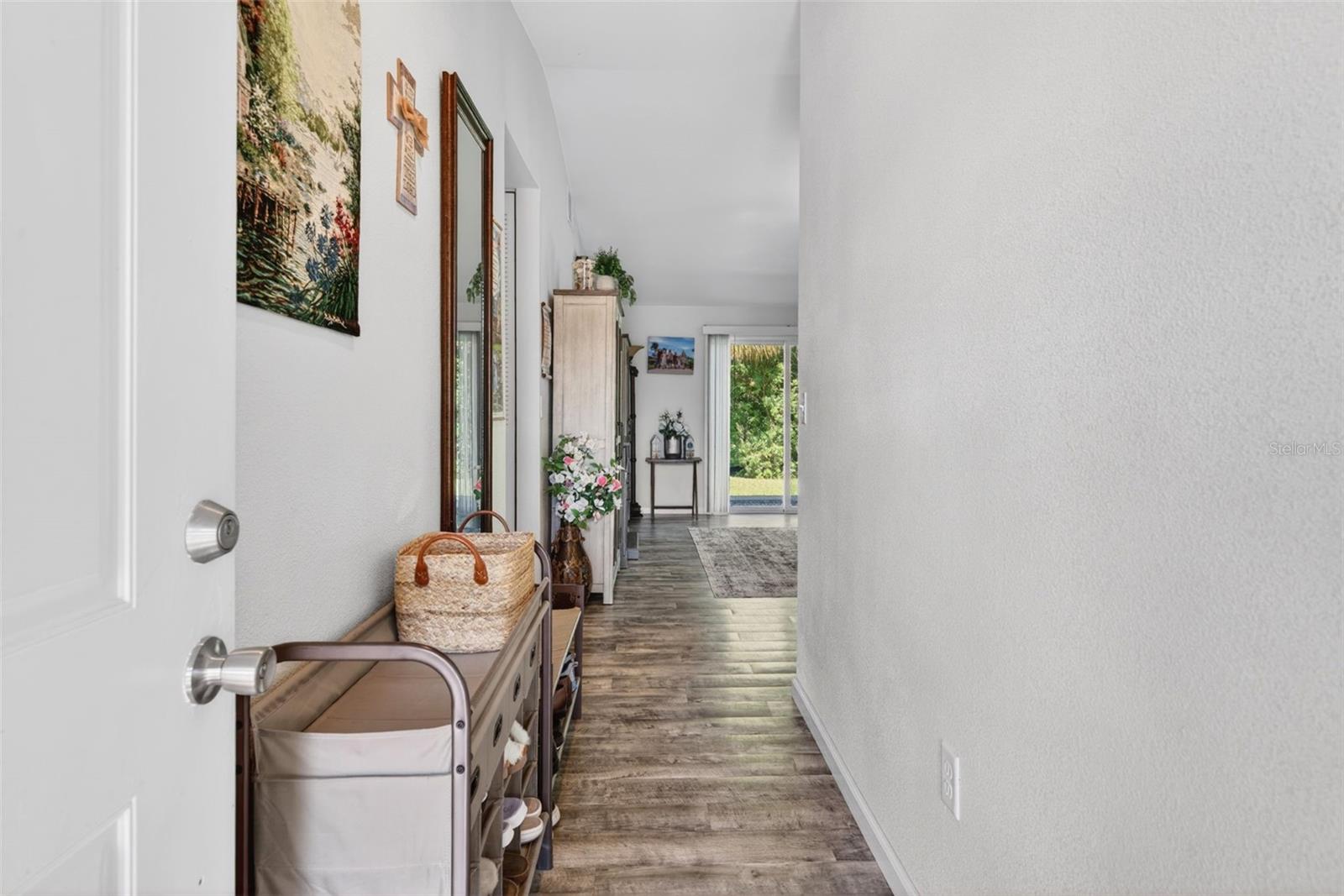 Image 13 of 87 For 549 Longwood Circle