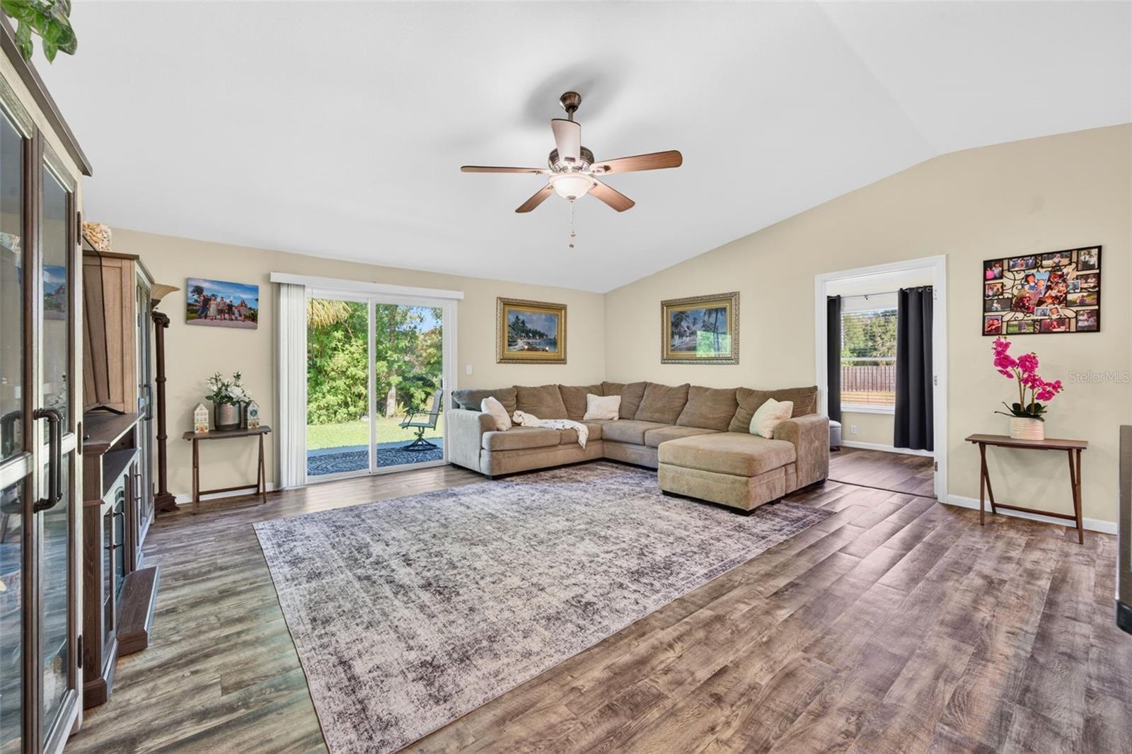 Image 15 of 87 For 549 Longwood Circle