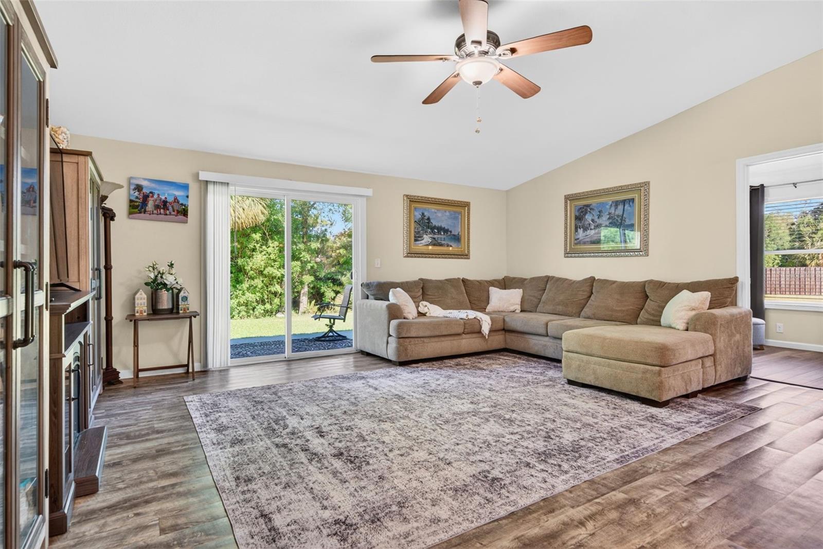 Image 16 of 87 For 549 Longwood Circle