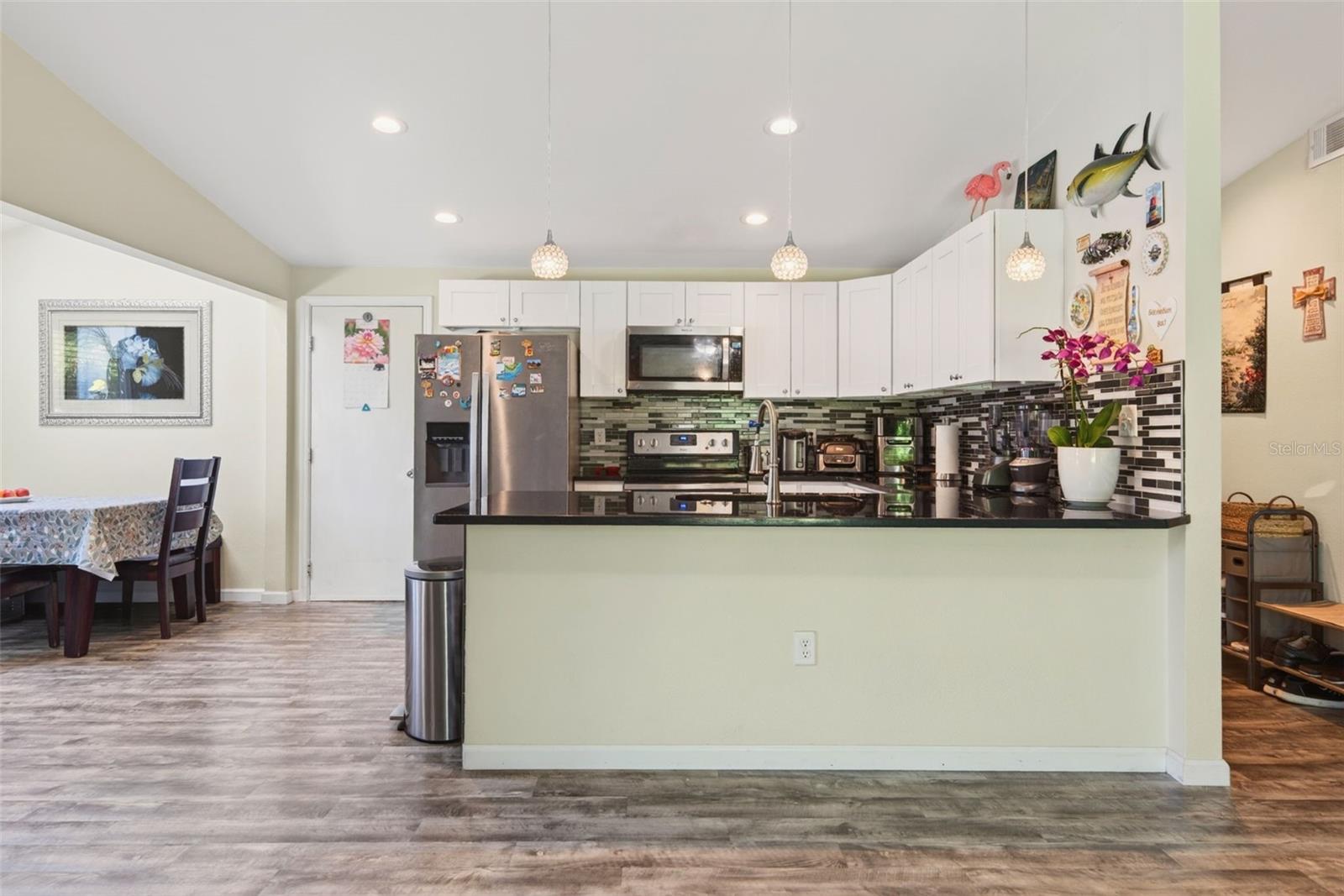 Image 19 of 87 For 549 Longwood Circle