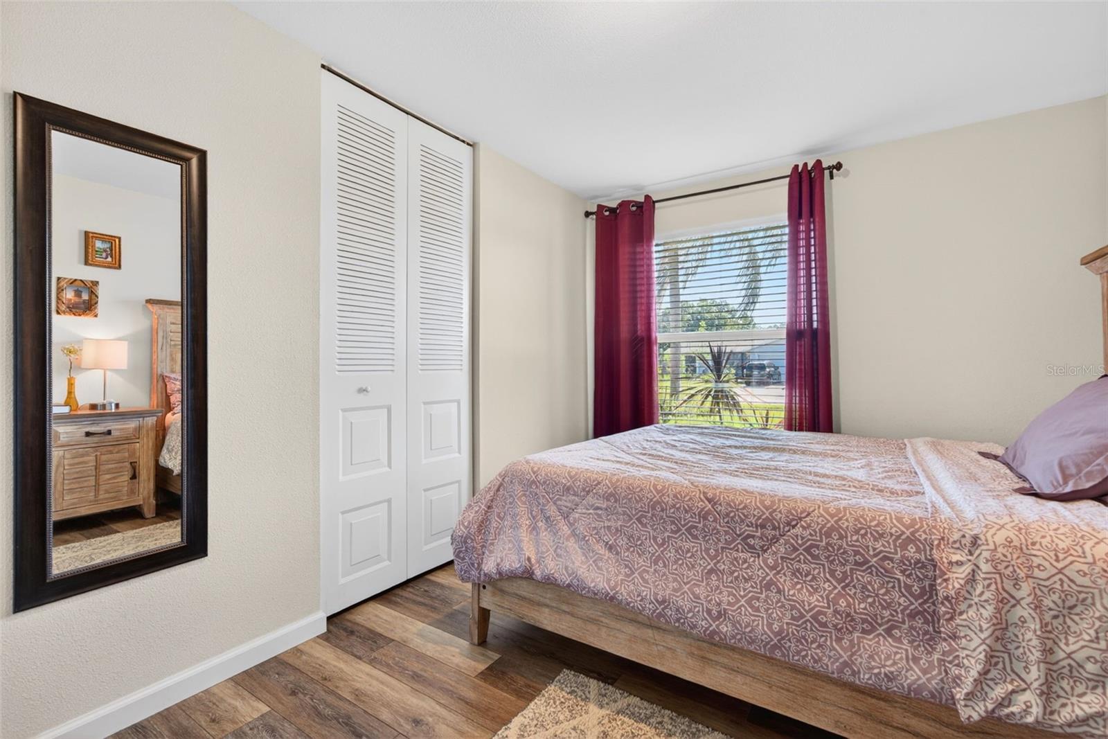Image 33 of 87 For 549 Longwood Circle