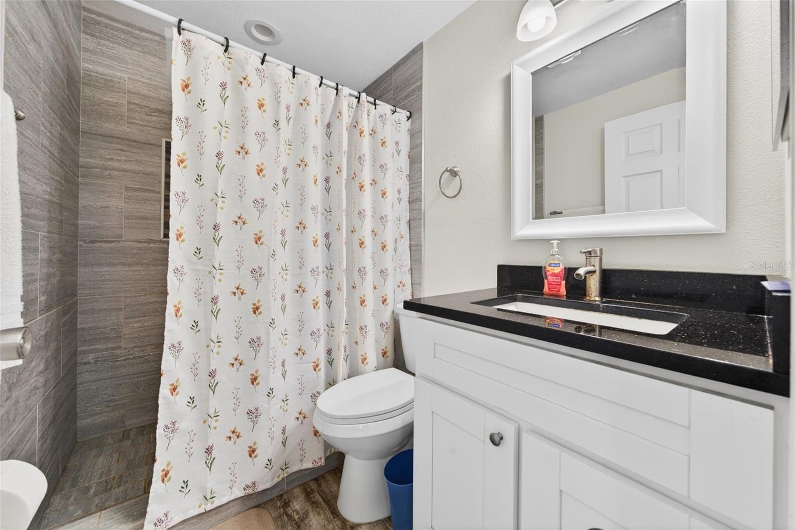 Image 37 of 87 For 549 Longwood Circle