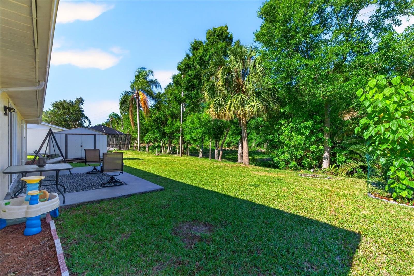 Image 44 of 87 For 549 Longwood Circle