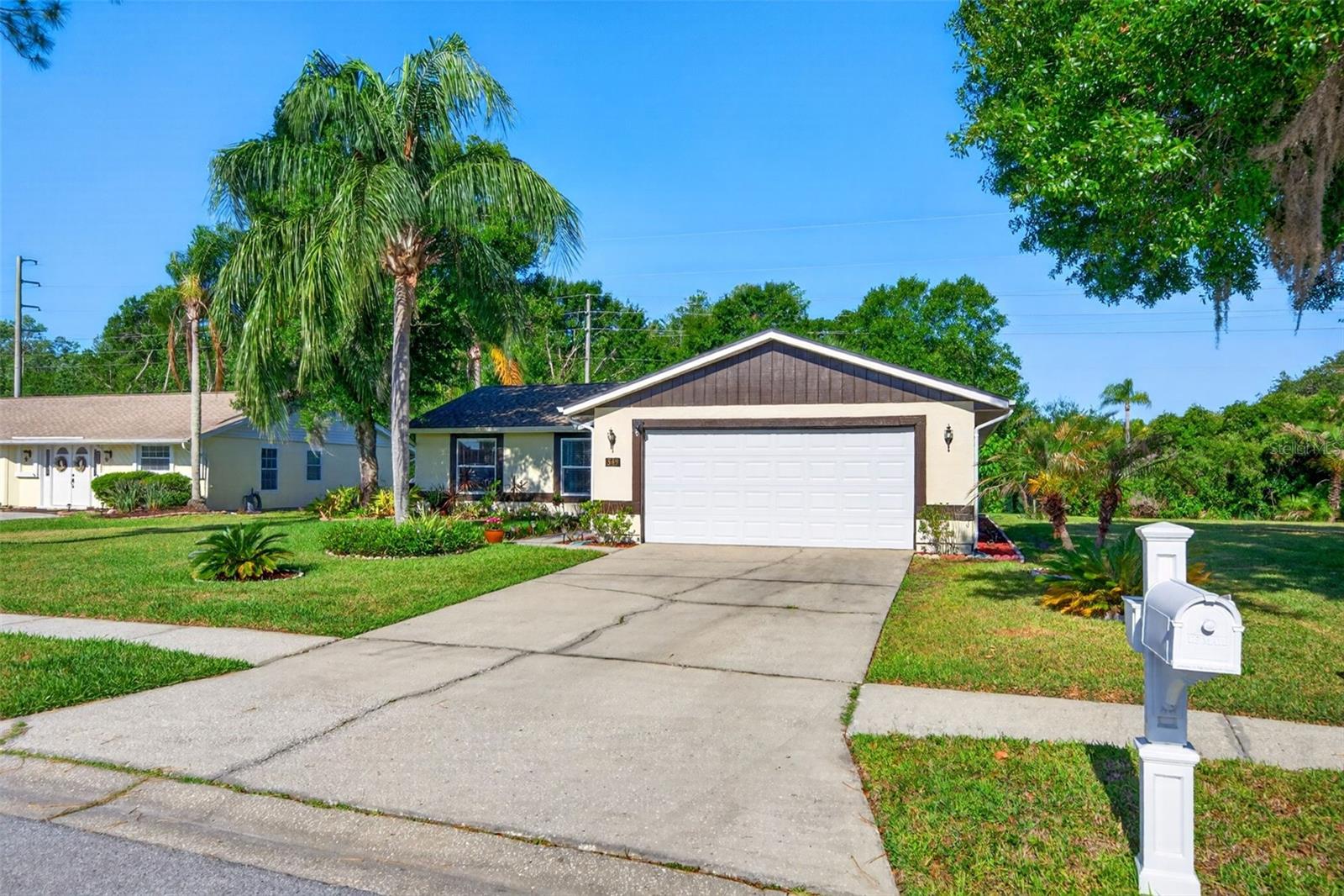 Image 6 of 87 For 549 Longwood Circle