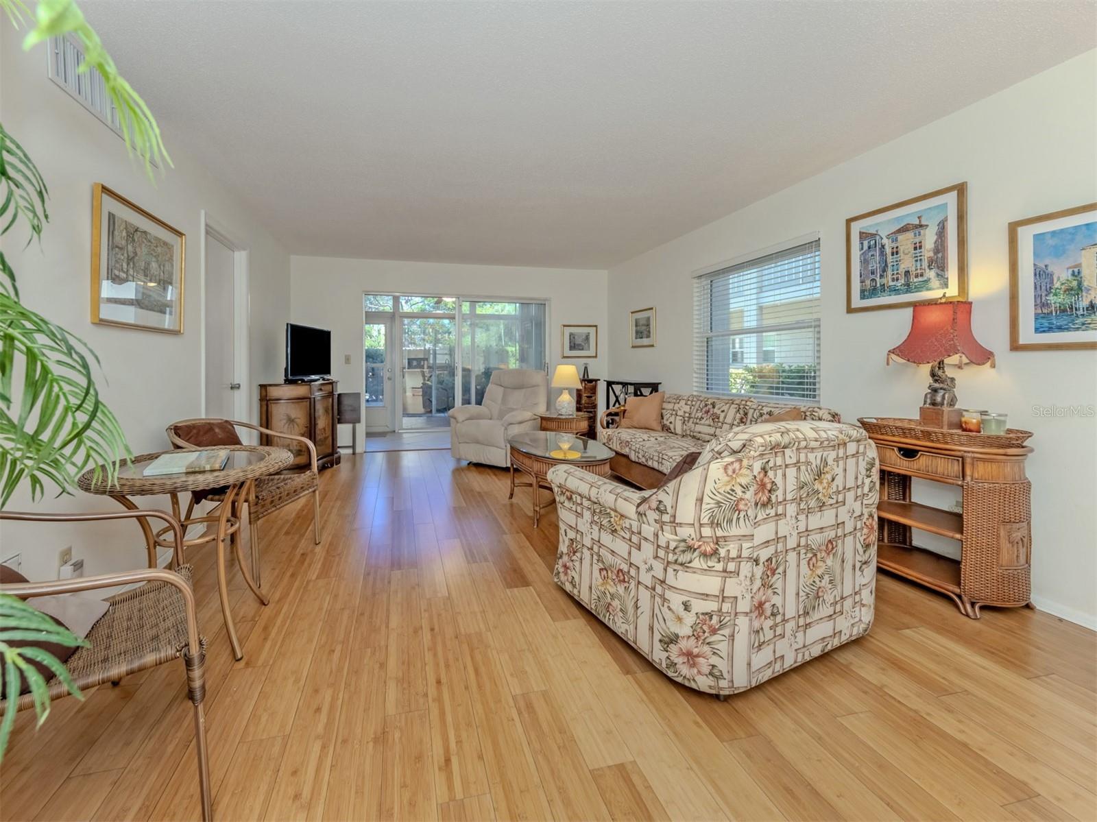Image 15 of 63 For 101 Park Boulevard S 106