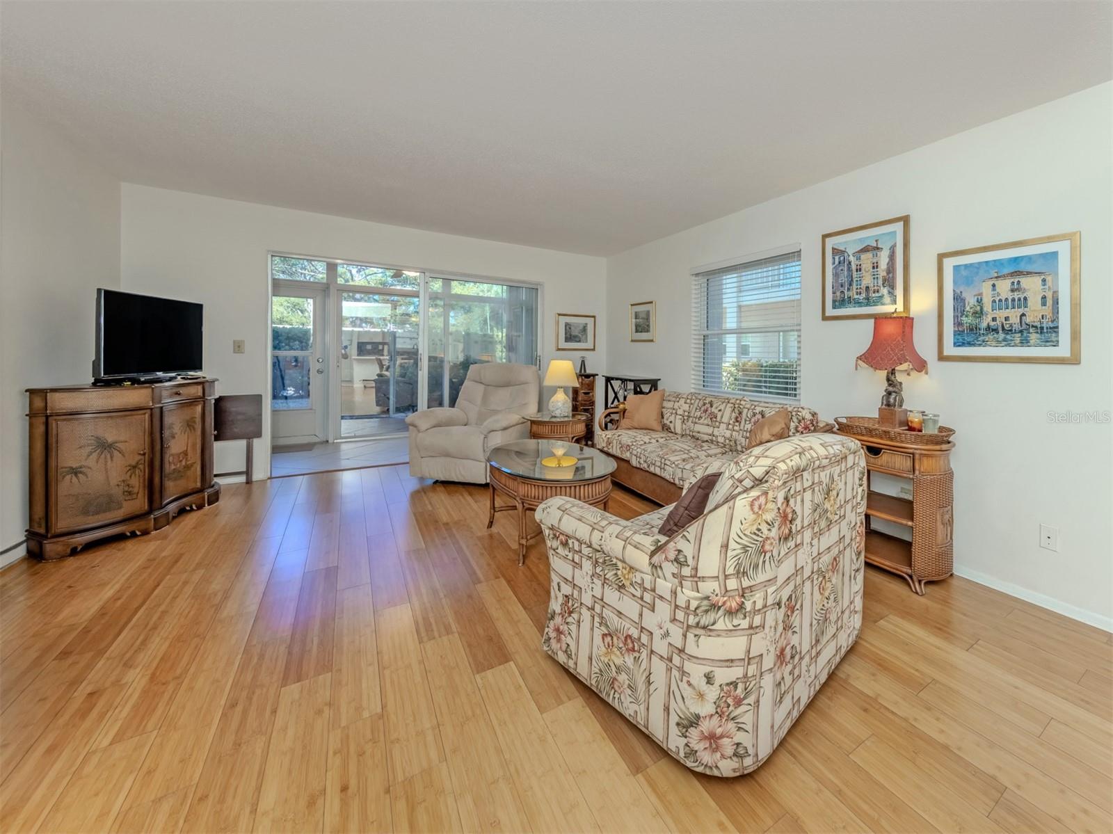 Image 16 of 63 For 101 Park Boulevard S 106