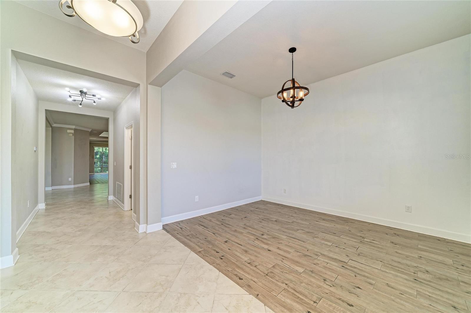 Image 11 of 70 For 12821 Balsam Terrace