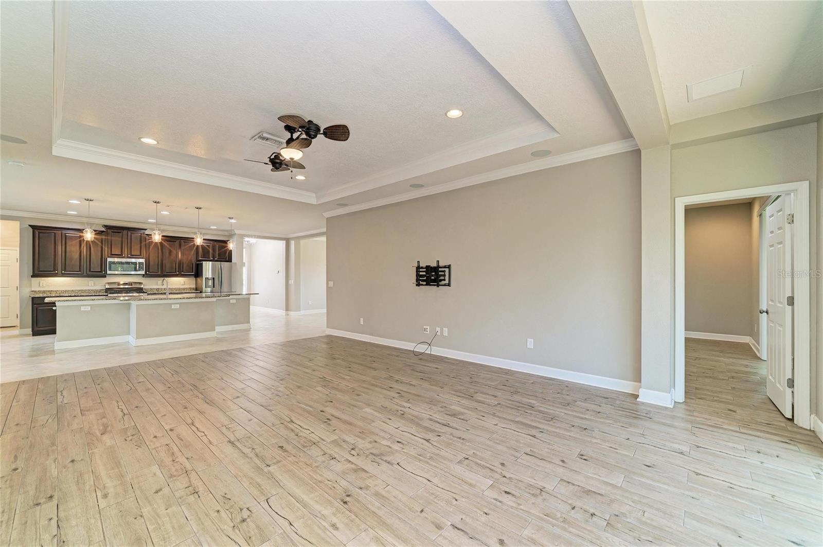 Image 18 of 70 For 12821 Balsam Terrace