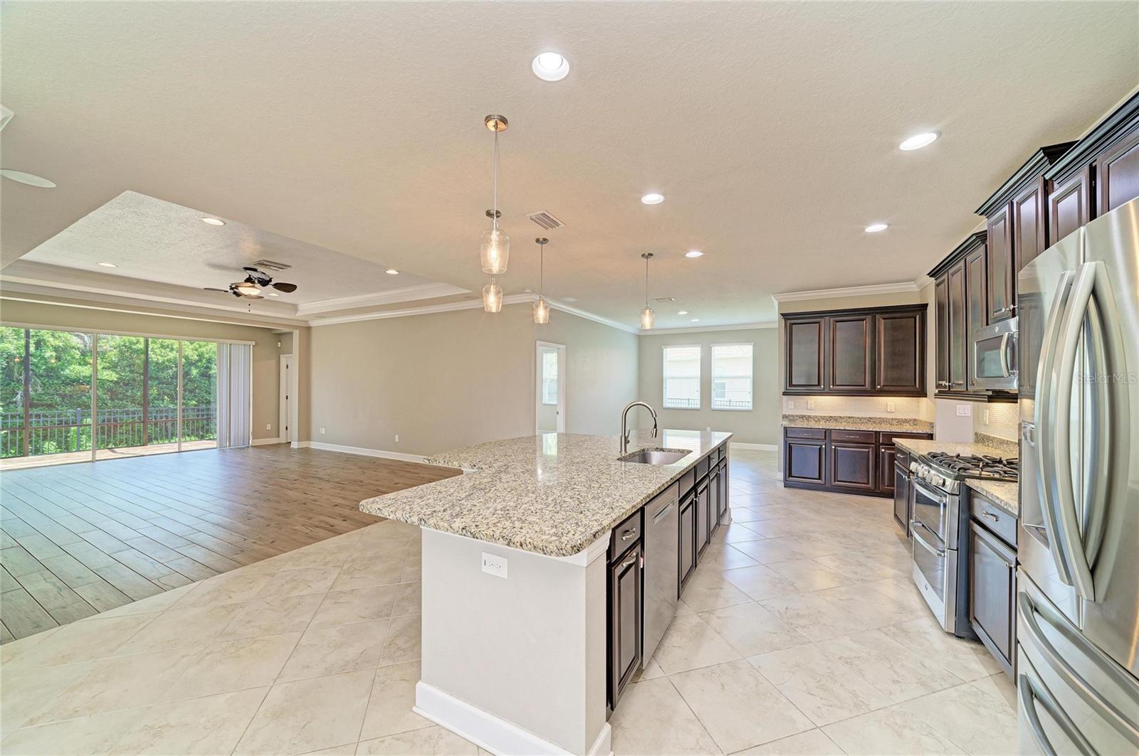 Image 21 of 70 For 12821 Balsam Terrace