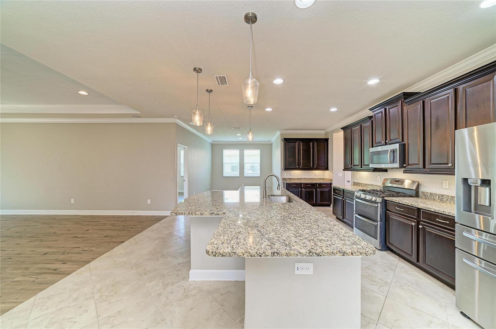 Image 22 of 70 For 12821 Balsam Terrace