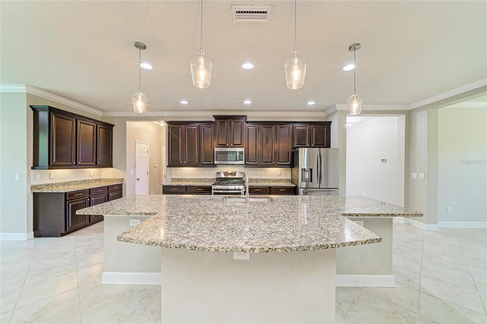 Image 23 of 70 For 12821 Balsam Terrace