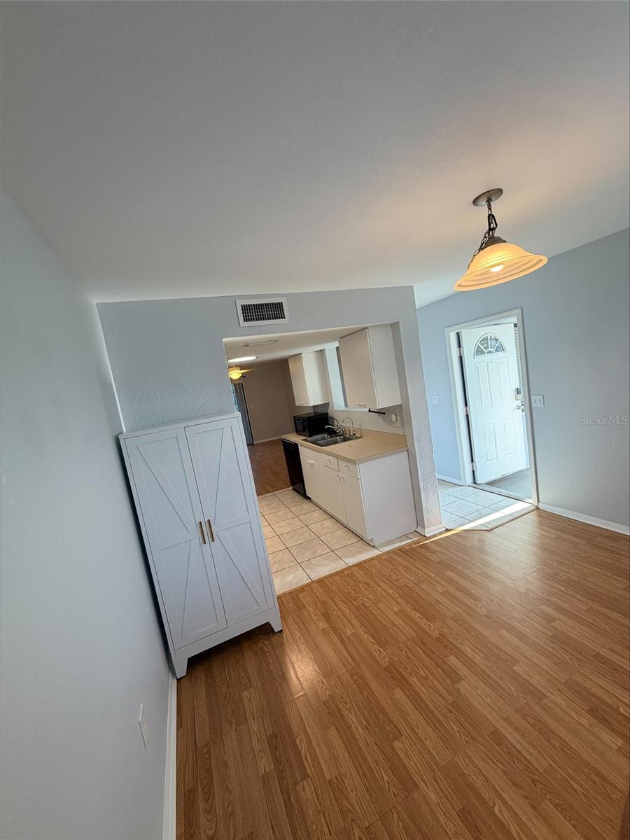 Image 6 of 25 For 5310 26th Street W 2204