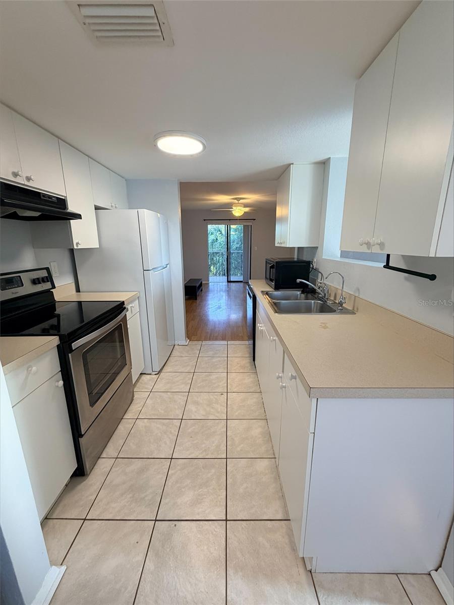 Image 9 of 25 For 5310 26th Street W 2204