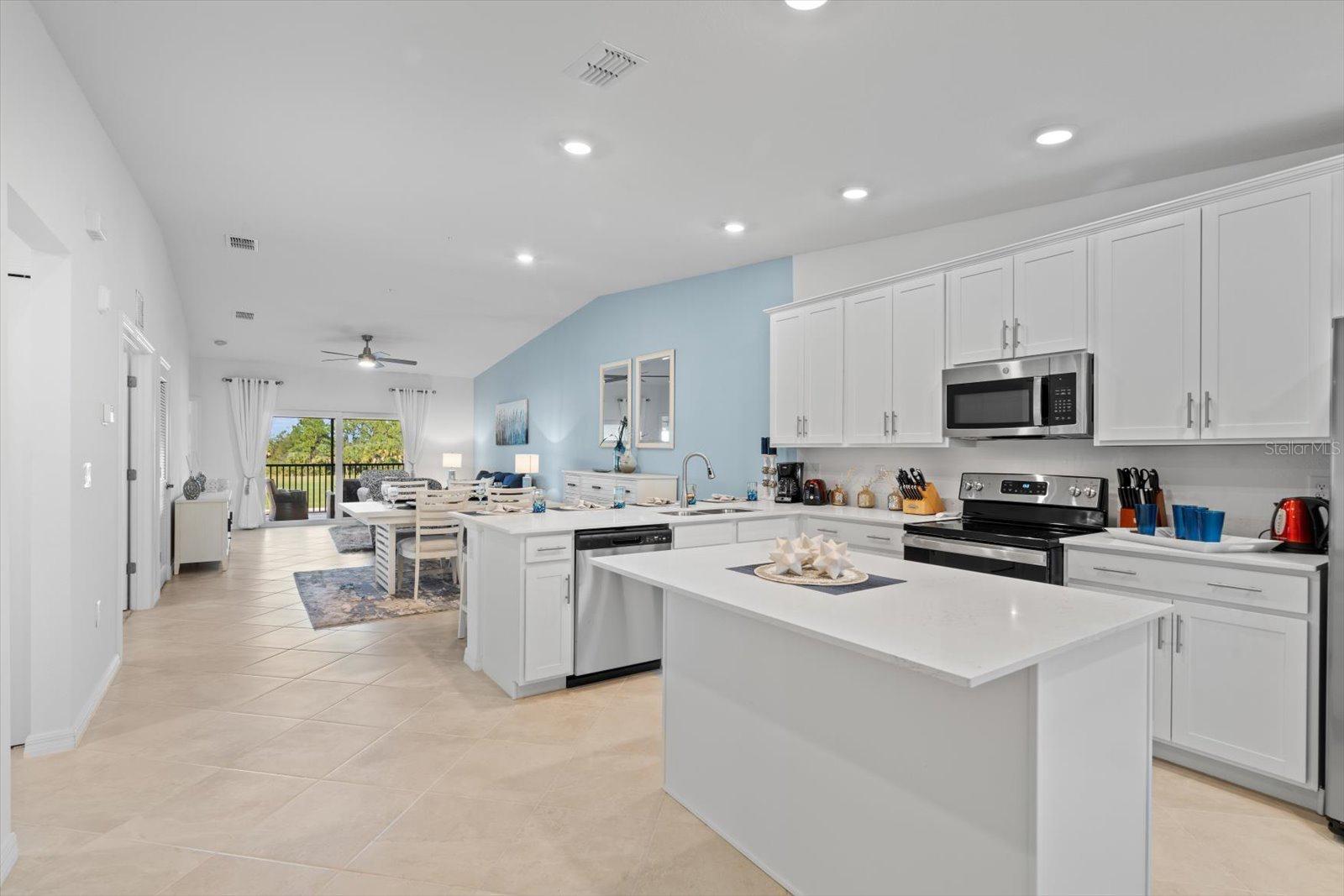 Image 15 of 30 For 12390 Wellen Golf Street 201