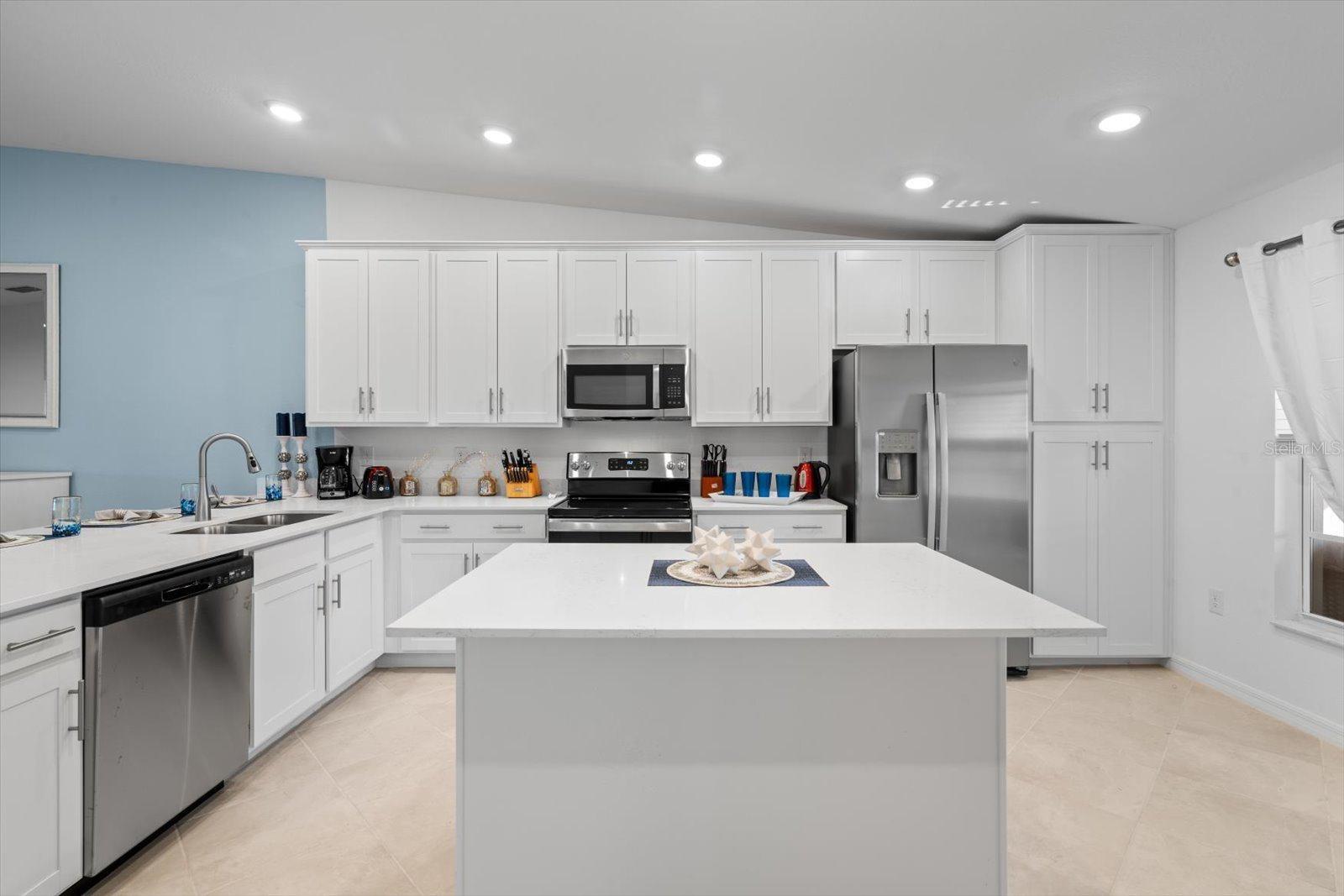 Image 24 of 30 For 12390 Wellen Golf Street 201