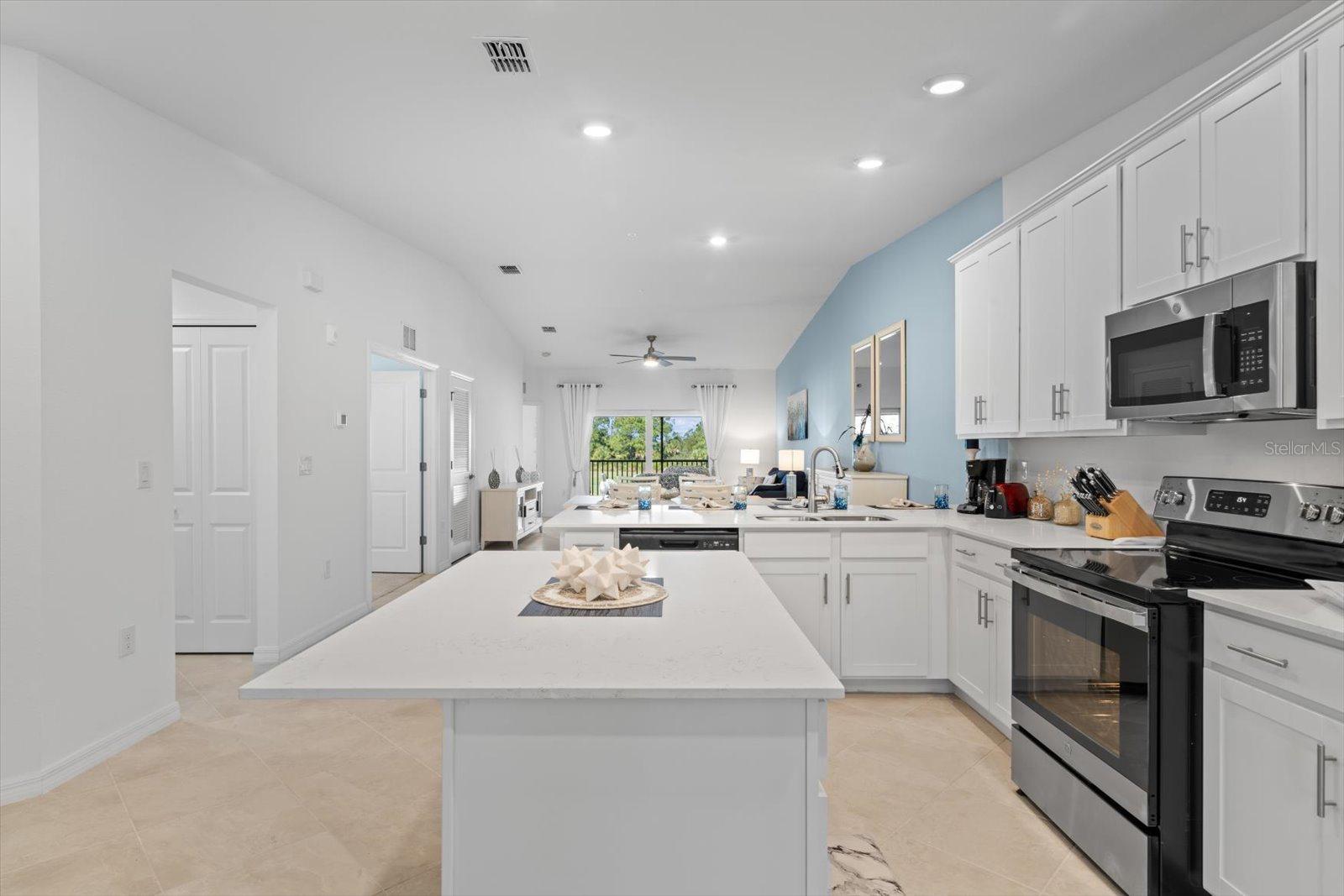 Image 27 of 30 For 12390 Wellen Golf Street 201