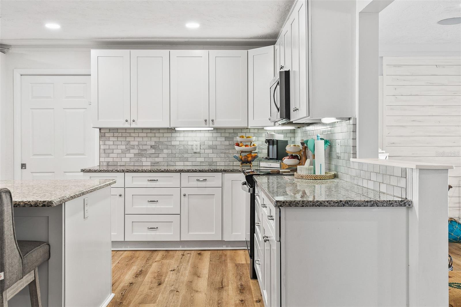 Image 16 of 61 For 2215 Hibiscus Street