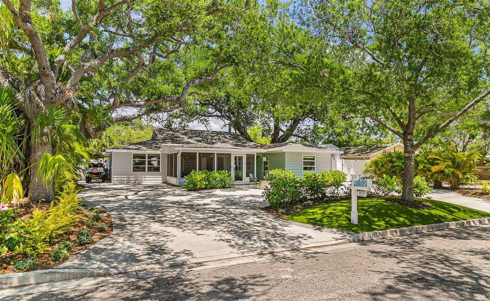 Image 2 of 61 For 2215 Hibiscus Street