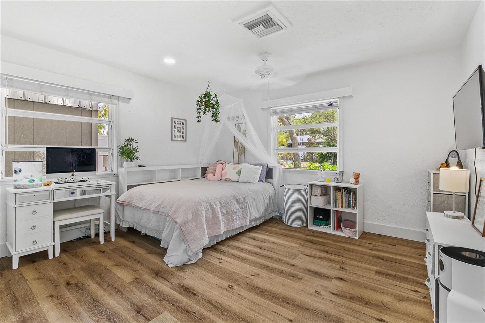 Image 21 of 61 For 2215 Hibiscus Street
