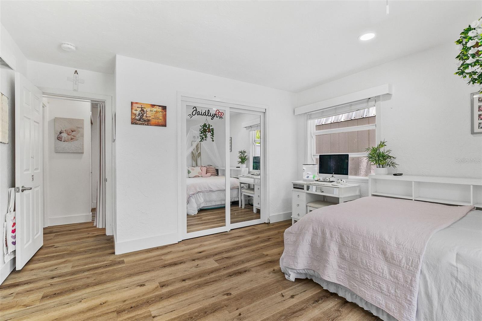 Image 22 of 61 For 2215 Hibiscus Street