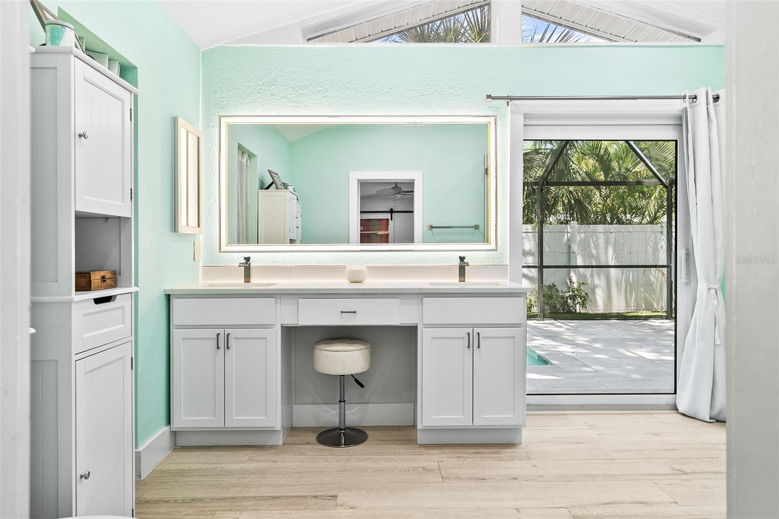 Image 31 of 61 For 2215 Hibiscus Street