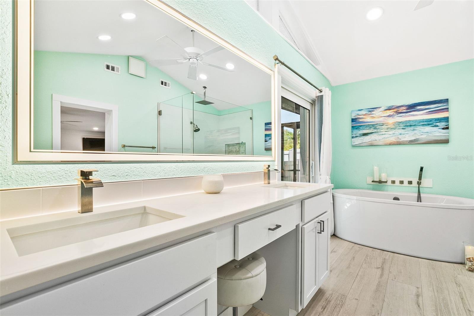 Image 33 of 61 For 2215 Hibiscus Street