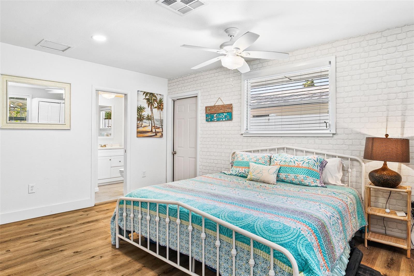 Image 35 of 61 For 2215 Hibiscus Street