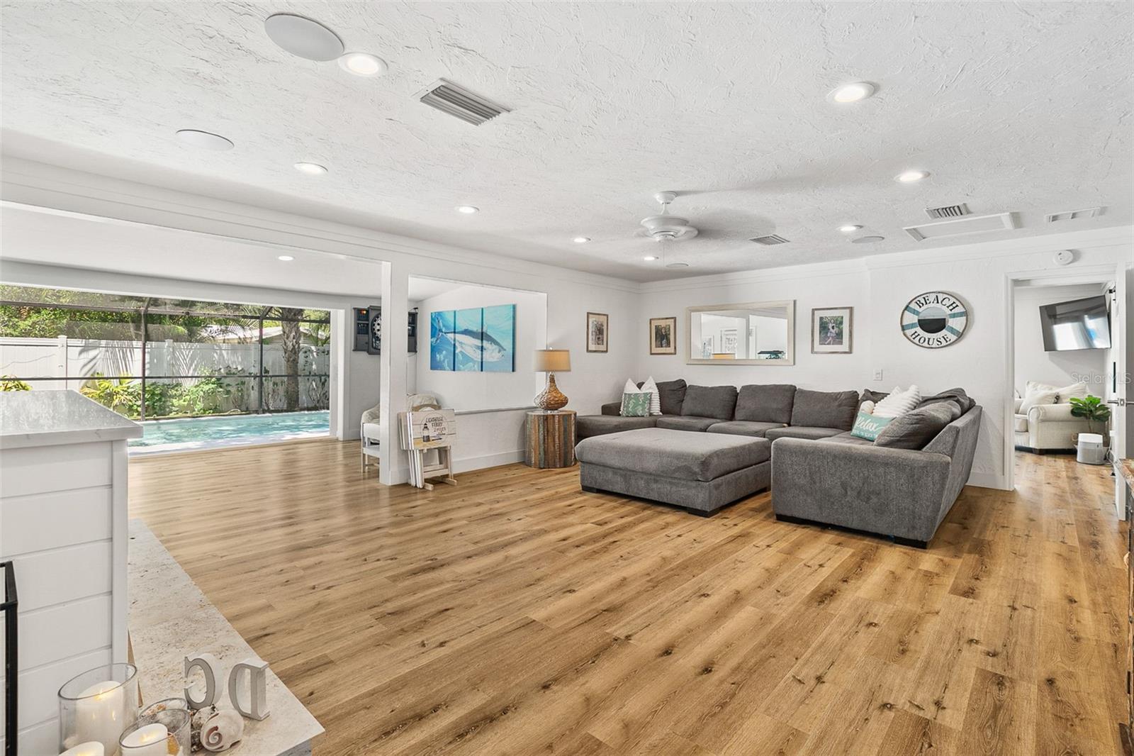 Image 40 of 61 For 2215 Hibiscus Street