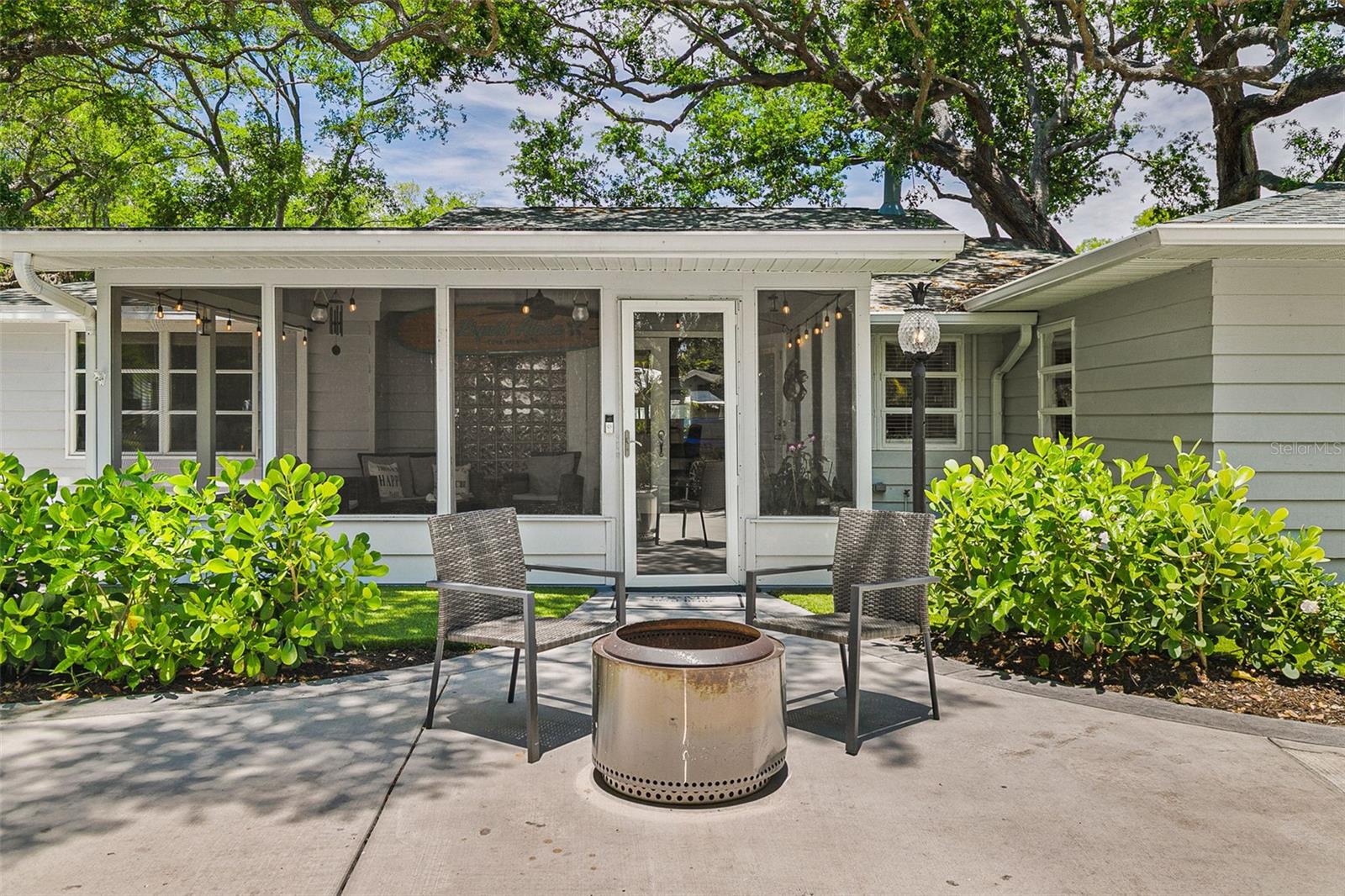 Image 5 of 61 For 2215 Hibiscus Street