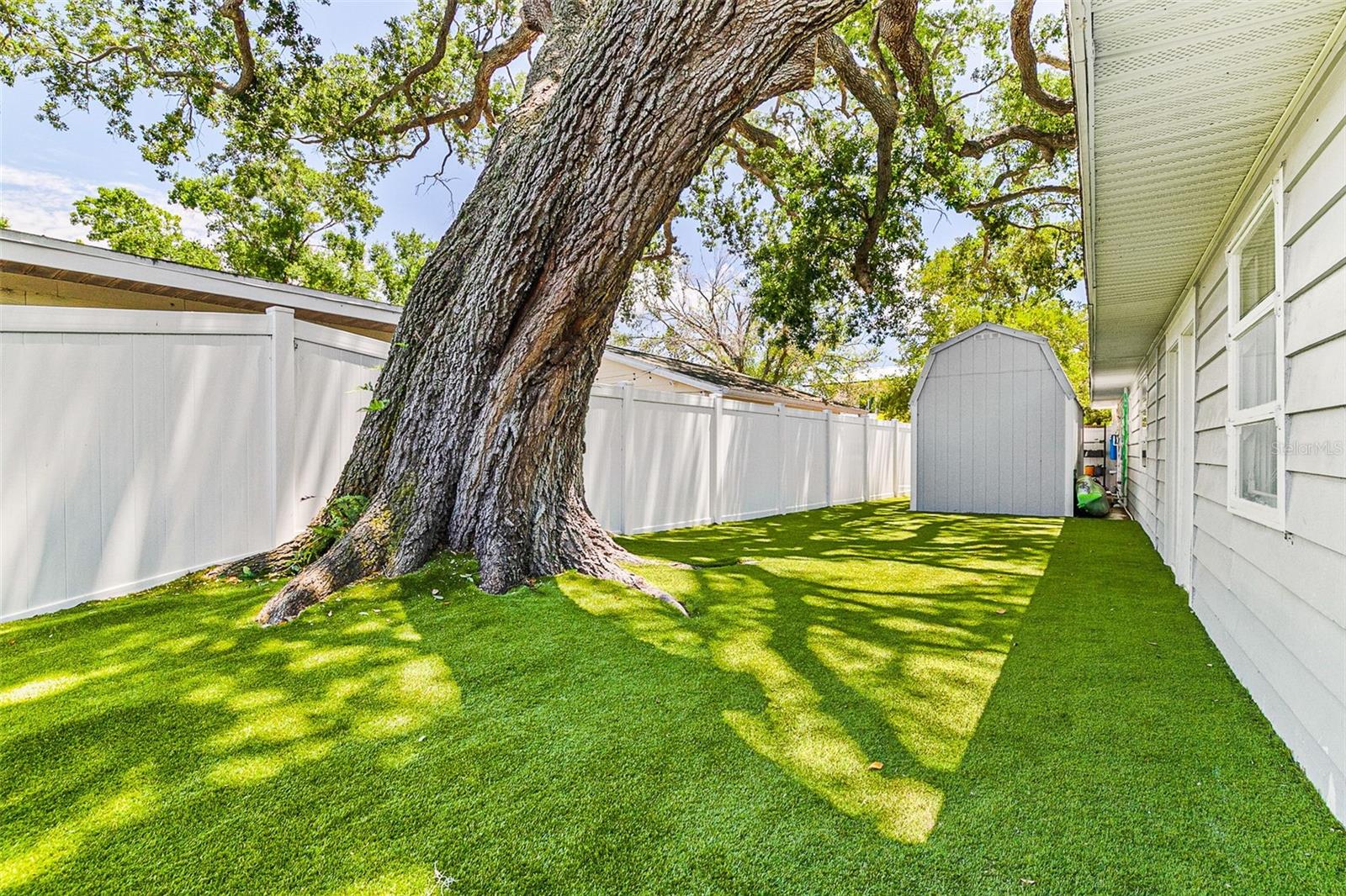 Image 54 of 61 For 2215 Hibiscus Street