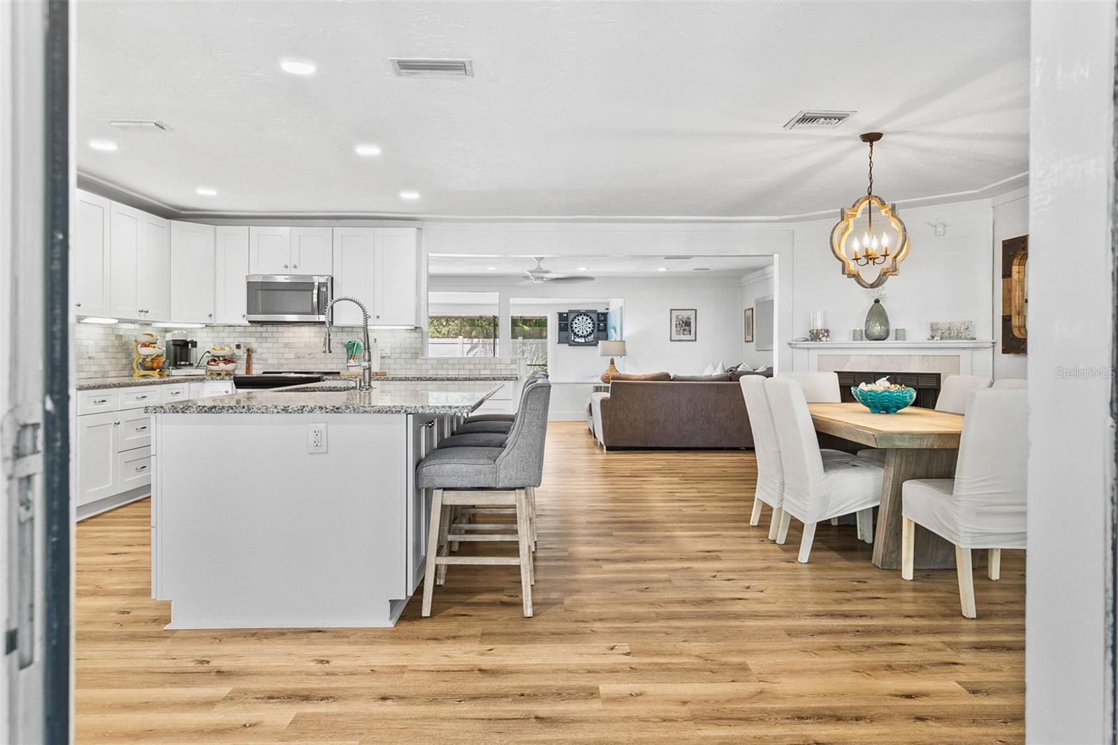 Image 9 of 61 For 2215 Hibiscus Street